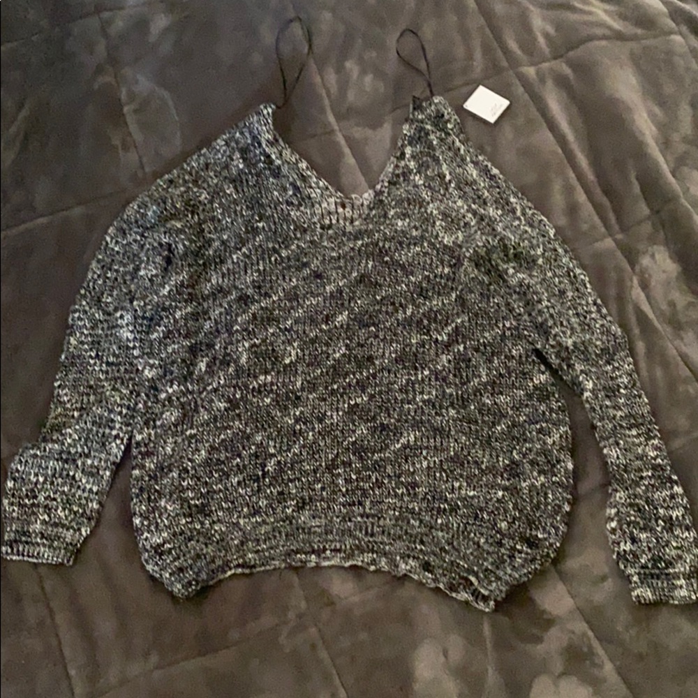 On / off shoulder sweater size S/M